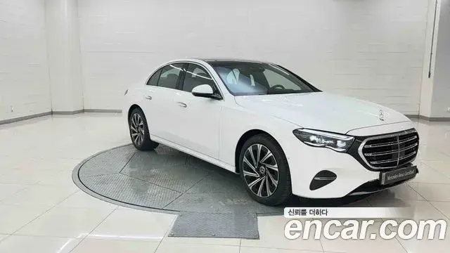 Mercedes-Benz E-Class 2026 — Photo 5/20