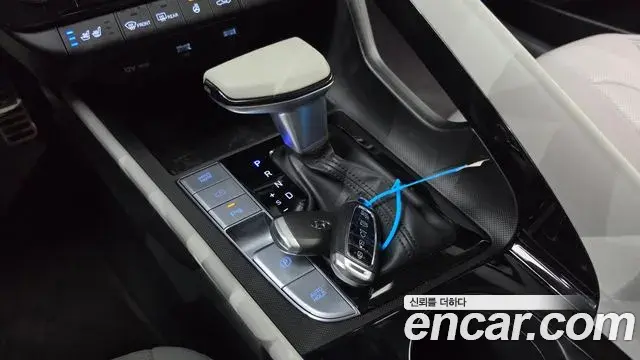 Hyundai Avante 2022 — Photo 9/20