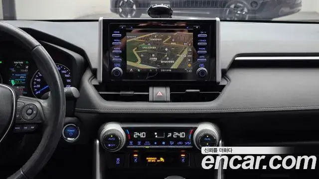 Toyota RAV4 2019 — Photo 14/20