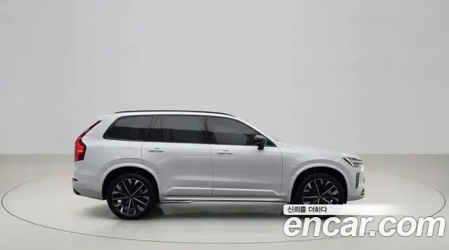 Volvo XC90 2025 — Photo 2/20