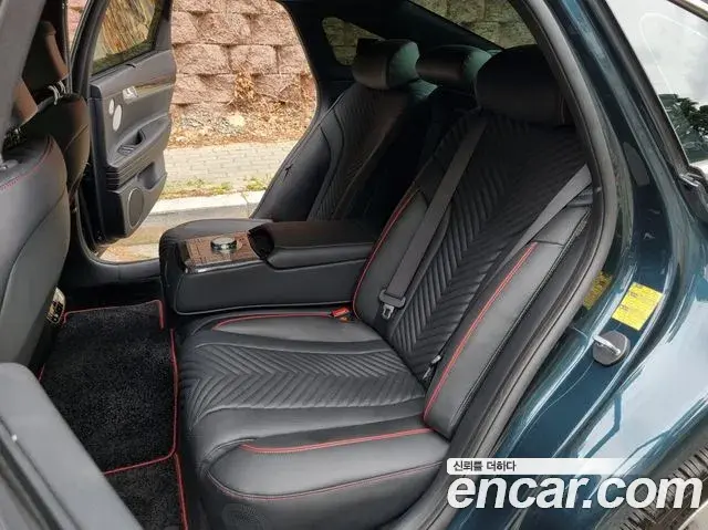 Genesis G80 2023 — Photo 13/20