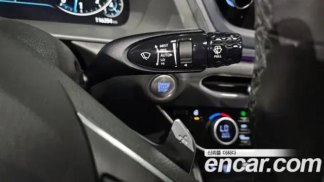 Hyundai Sonata Hybrid 2019 — Photo 19/20