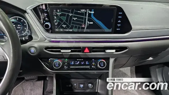 Hyundai Sonata Hybrid 2019 — Photo 1/20
