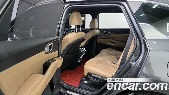 Kia Sorento 2023 — ფოტო 2/20