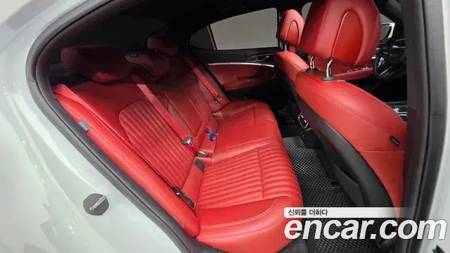 Genesis G70 2023 — Photo 4/20