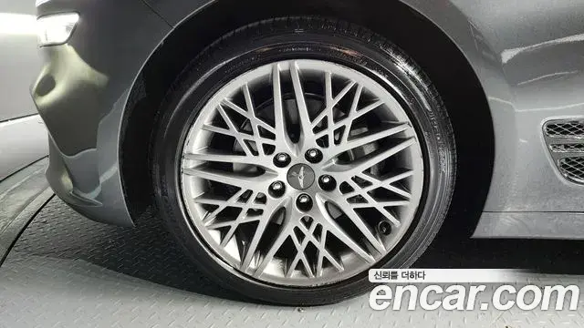 Genesis G70 2021 — ფოტო 12/20