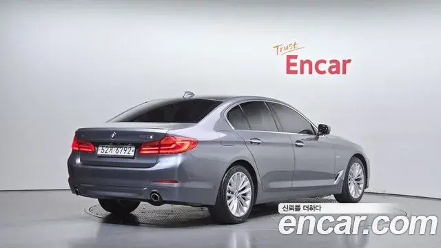 BMW 5 Series 2018 — Photo 6/20