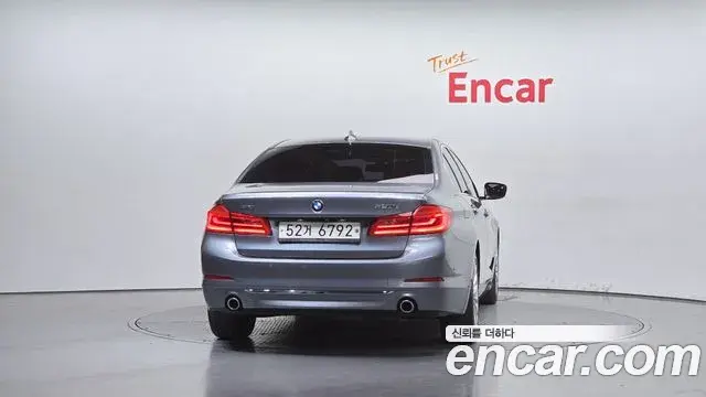 BMW 5 Series 2018 — Photo 15/20