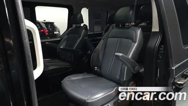 Hyundai Staria 2021 — ფოტო 5/20