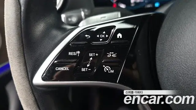 Mercedes-Benz E-Class 2021 — Photo 19/20