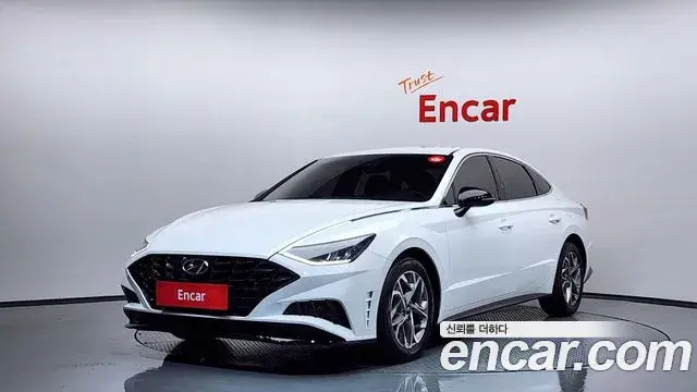 Hyundai Sonata Hybrid 2021 — Photo 18/20