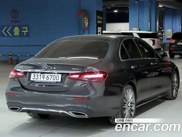 Mercedes-Benz E-Class 2020 — Photo 19/20