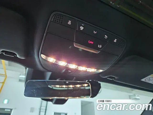 Mercedes-Benz E-Class 2020 — Photo 15/20