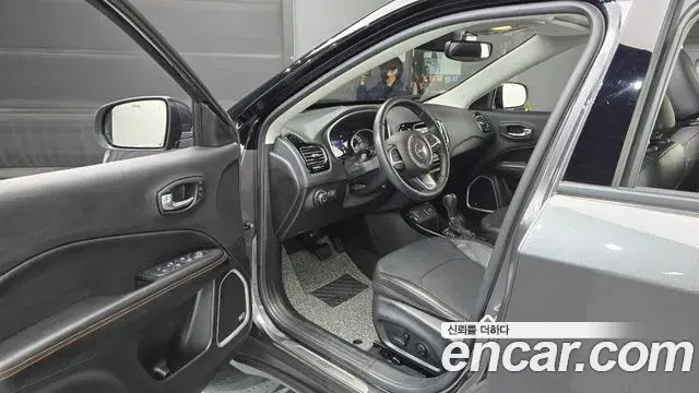 Jeep Compass 2021 — Photo 13/20