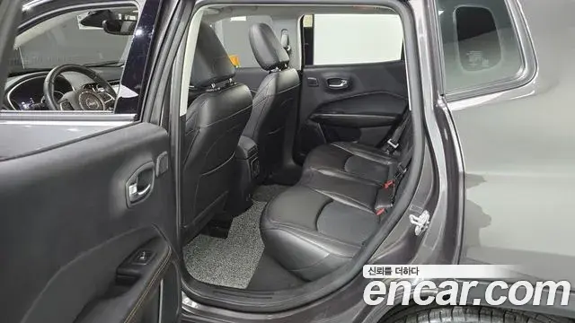 Jeep Compass 2021 — Photo 12/20