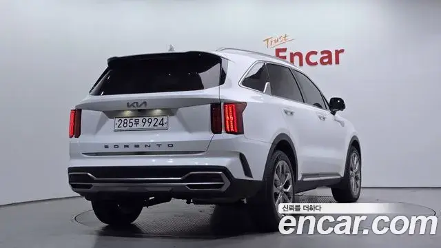 Kia Sorento 2021 — ფოტო 2/20