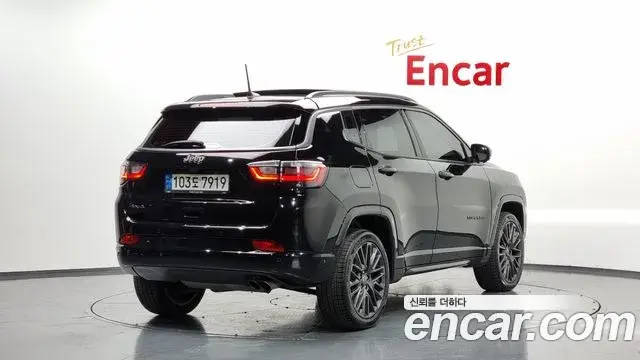 Jeep Compass 2022 — ფოტო 5/20