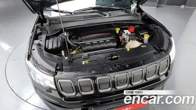 Jeep Compass 2022 — ფოტო 10/20