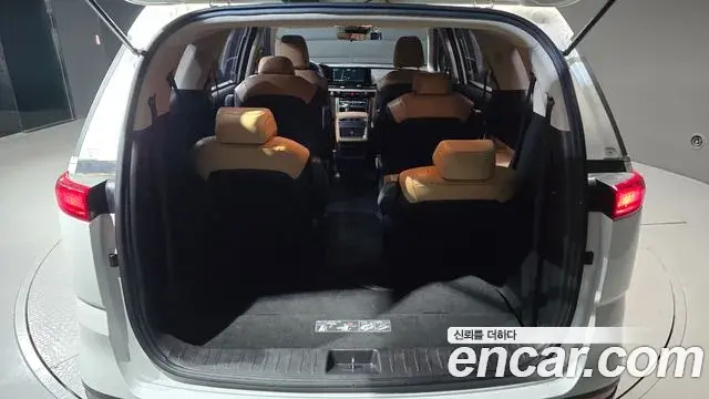 Kia Carnival 2023 — Фото 20/20