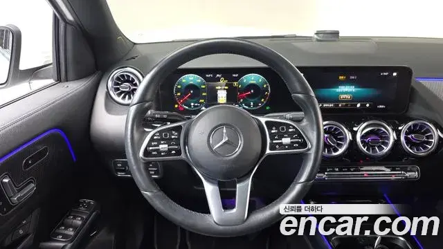 Mercedes-Benz GLA-Class 2021 — Photo 7/20