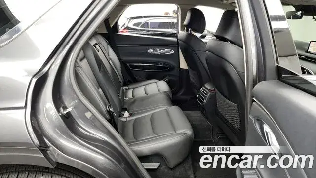 Genesis GV70 2021 — ფოტო 15/20