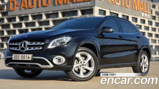 Mercedes-Benz GLA-Class 2019 — Şəkil 1/20