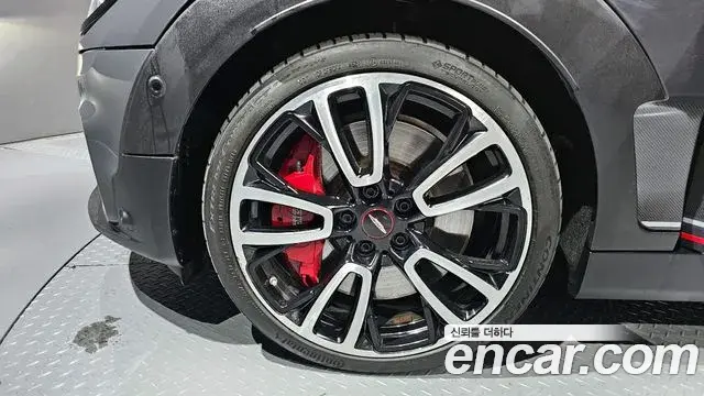 Mini Cooper S Clubman 2020 — ფოტო 4/20
