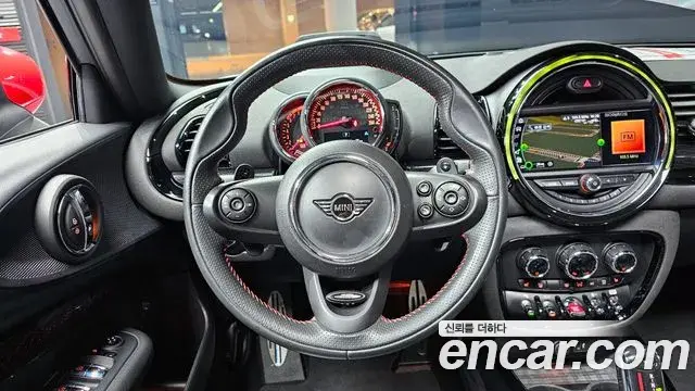 Mini Cooper S Clubman 2020 — ფოტო 13/20
