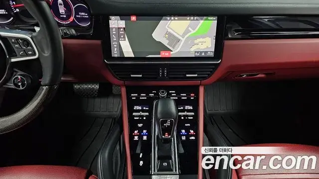 Porsche Cayenne 2021 — ფოტო 10/20