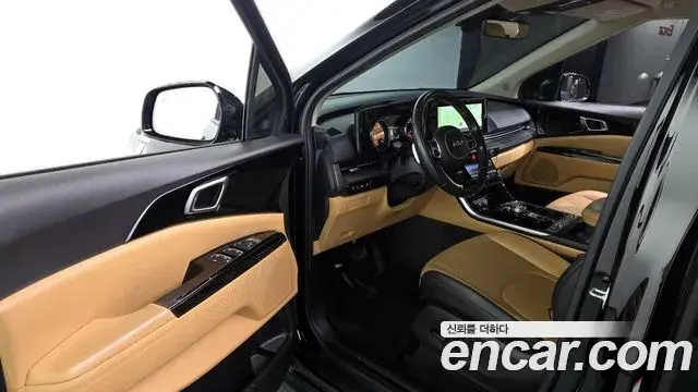 Kia Carnival 2022 — ფოტო 6/20