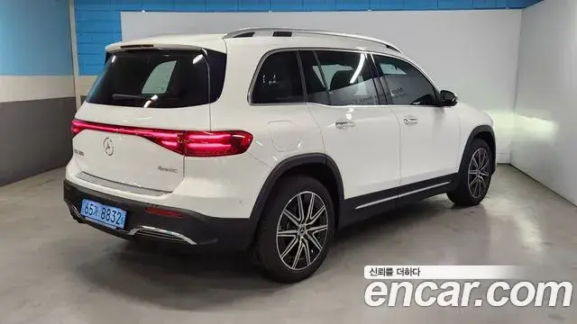 Mercedes-Benz EQB 2025 — Photo 15/19