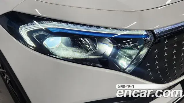 Mercedes-Benz EQB 2025 — Photo 19/19