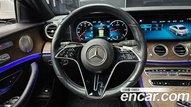 Mercedes-Benz E-Class 2022 — Фото 12/20