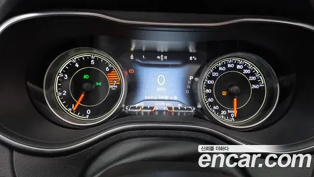 Jeep Cherokee 2021 — Photo 17/20