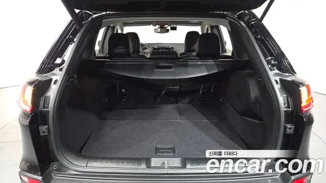 Jeep Cherokee 2021 — Photo 1/20