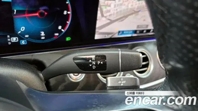 Mercedes-Benz E-Class 2020 — Photo 10/20