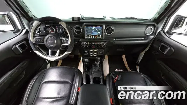 Jeep Wrangler 2019 — Şəkil 19/20