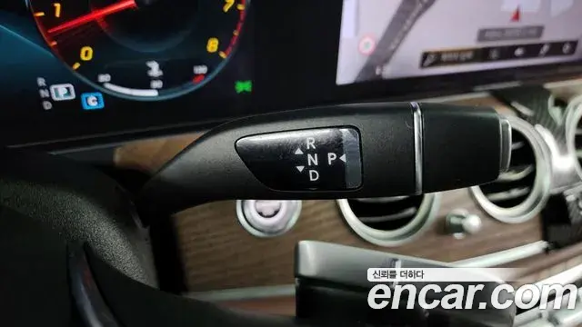 Mercedes-Benz E-Class 2020 — Şəkil 12/20