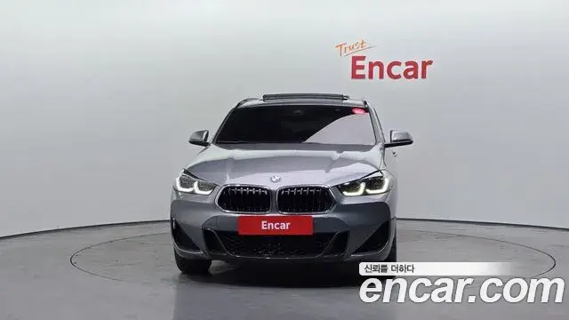 BMW X2 2022 — ფოტო 18/20