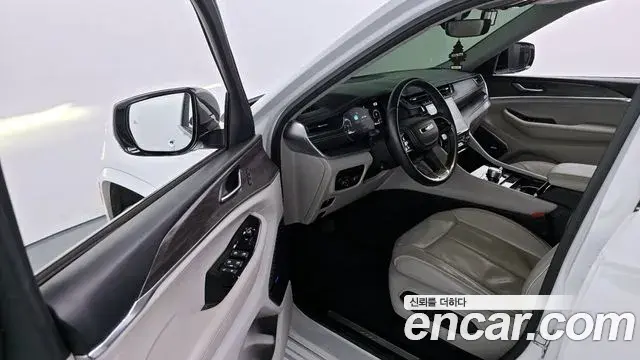 Jeep Grand Cherokee 2021 — Photo 14/20