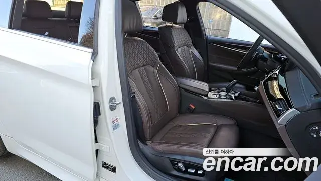 BMW 5 Series 2022 — Şəkil 19/20