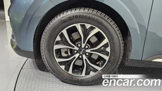 Kia Carnival 2021 — Фото 5/20