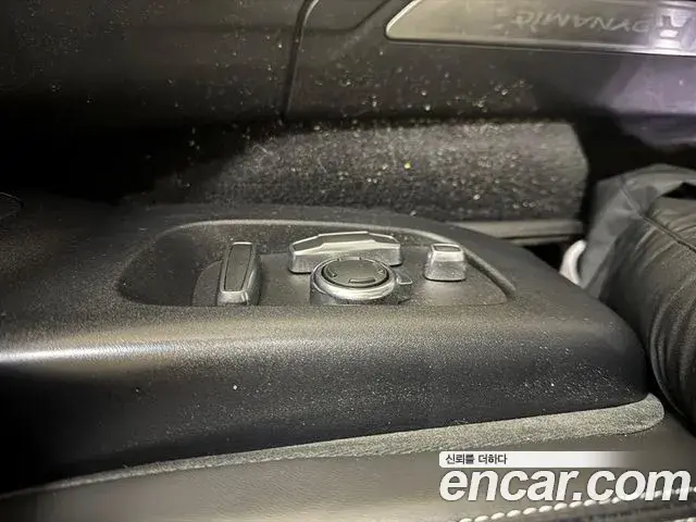 Land Rover Range Rover Velar 2018 — Photo 13/20