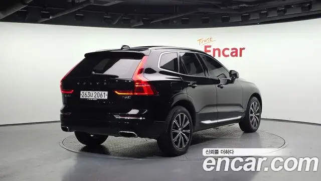 Volvo XC60 2020 — Photo 13/20