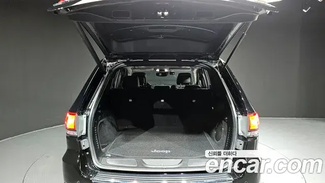 Jeep Grand Cherokee 2020 — Фото 20/20