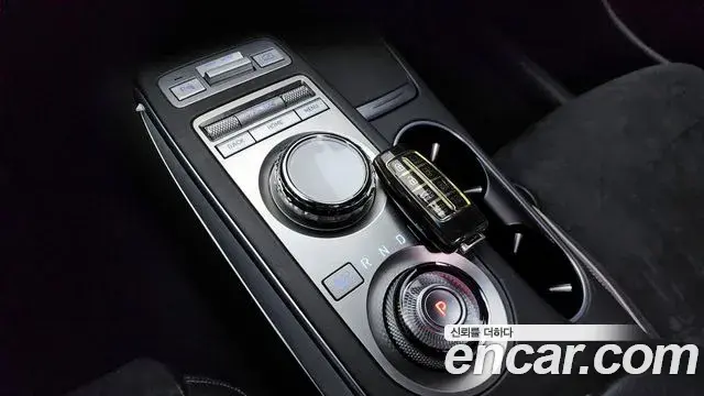 Genesis GV70 2023 — ფოტო 12/20
