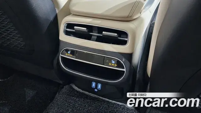 Genesis GV70 2022 — Photo 10/20