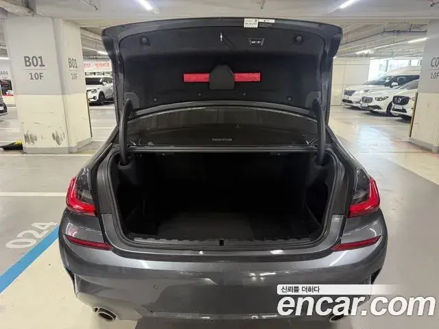 BMW 3 Series 2021 — Şəkil 18/20