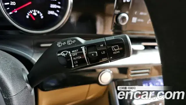 Kia Carnival 2023 — Şəkil 14/20