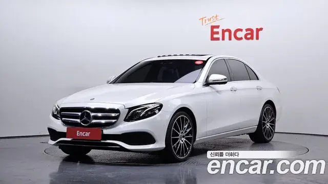 Mercedes-Benz E-Class 2018 — Photo 19/20